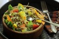 bunter salat mit mungobohnensprossen
