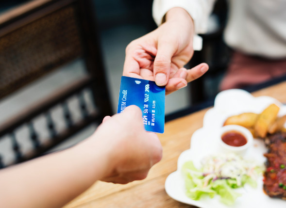 Kreditkartenzahlung nach dem Essen